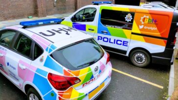 Regenbogen-Wagen der Polizei in Newcastle